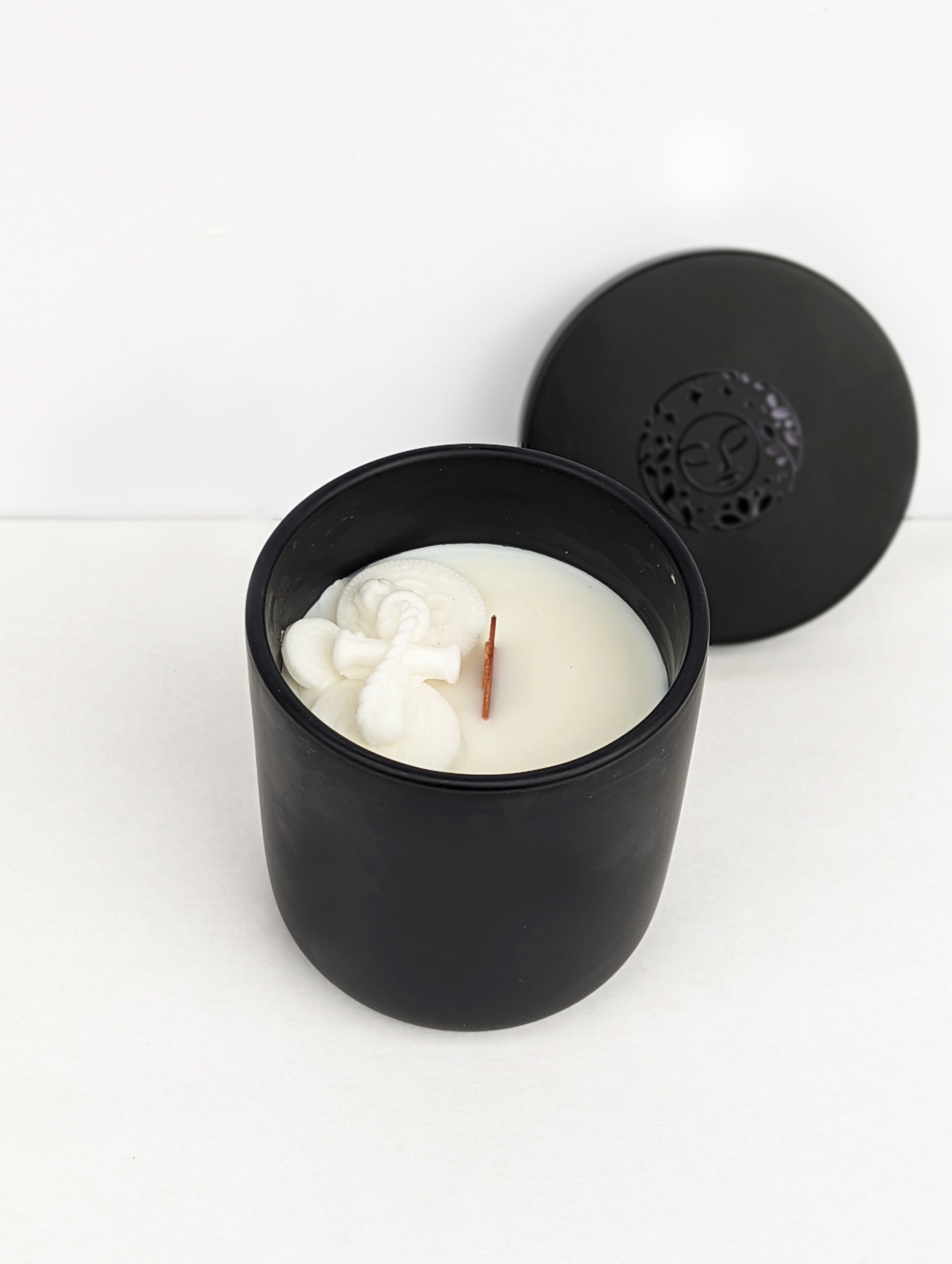 Blackbeard | Coconut & Soy Candle | Non-Toxic